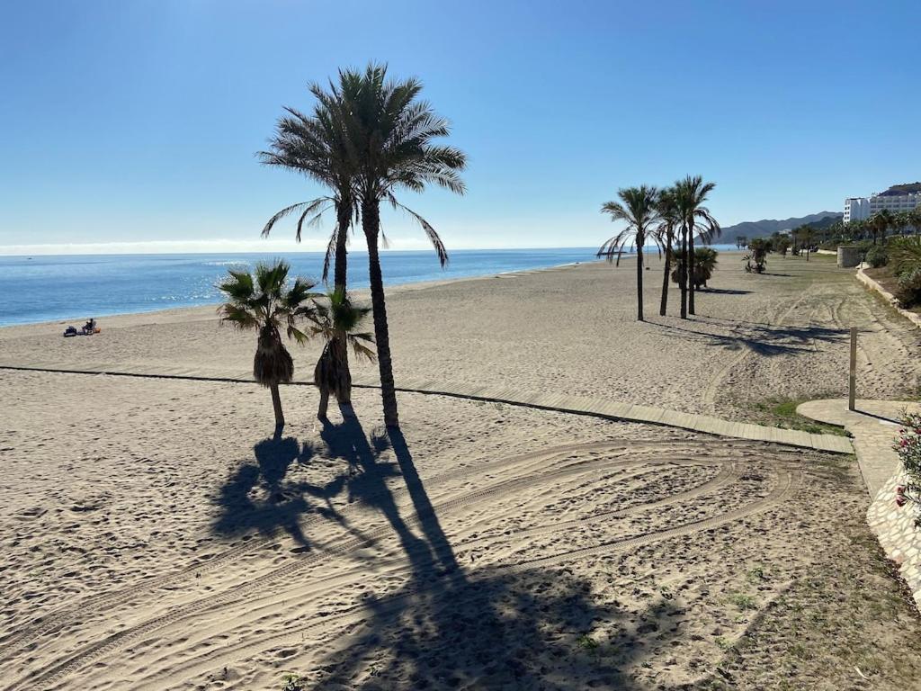 A Stunning 2 Bedroom Apartment 5 Min Walk To The Beautiful Beaches Of Vera Playa Playas de Vera Exteriör bild